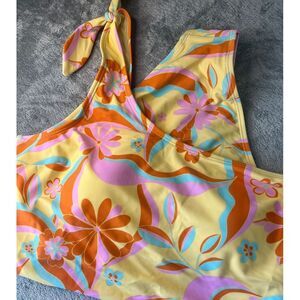 New Cupshe‎ Vibrant Floral One-Piece Swimsuit